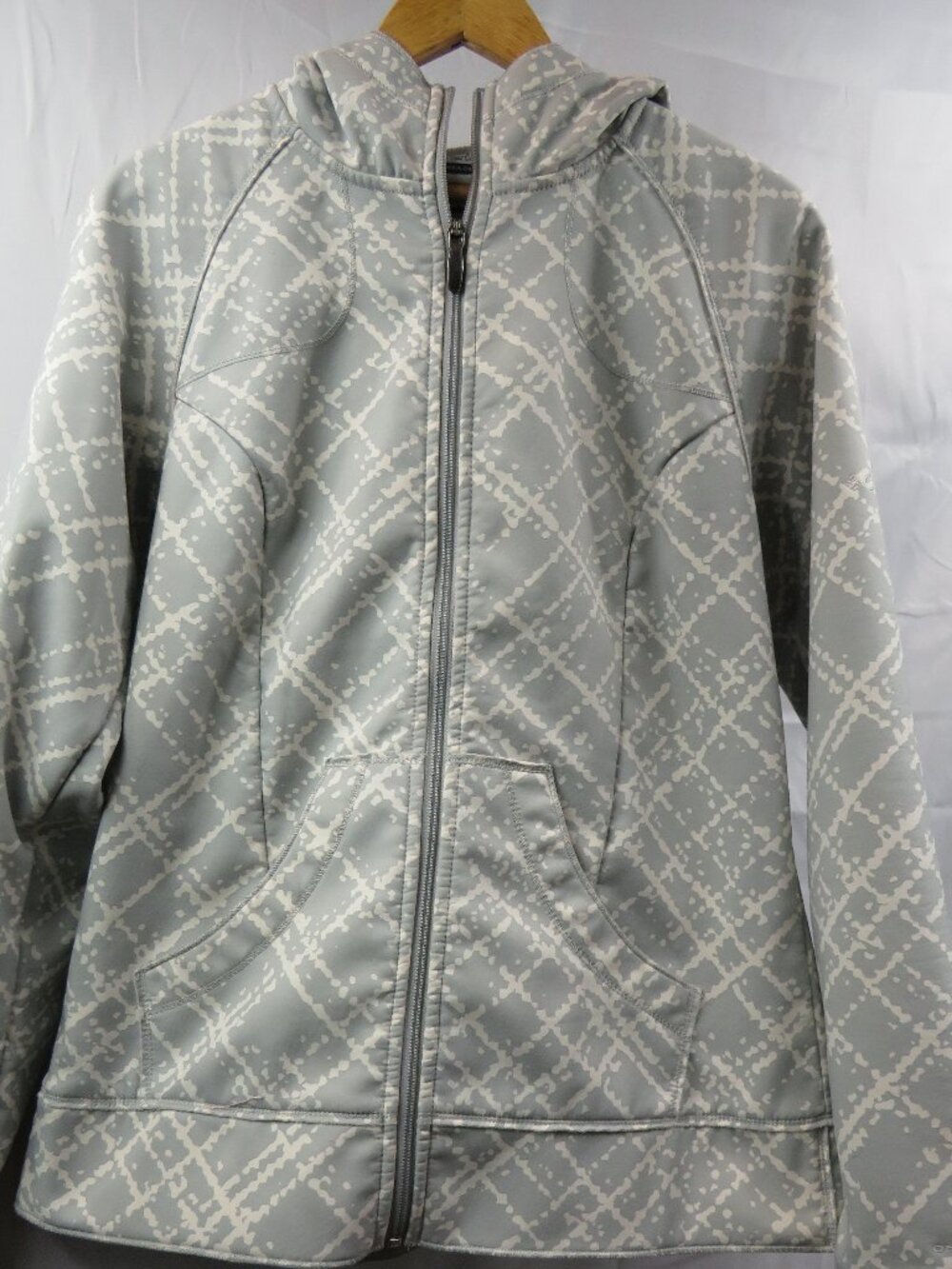 Columbia Gray and White Print Full Zip Soft Shell Hooded Jacket Fleece Large